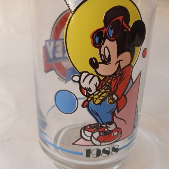 Disney Mickey Mouse Through The Years 1928 - 1988 60th Drinking Glass Sunoco - Picture 10 of 13